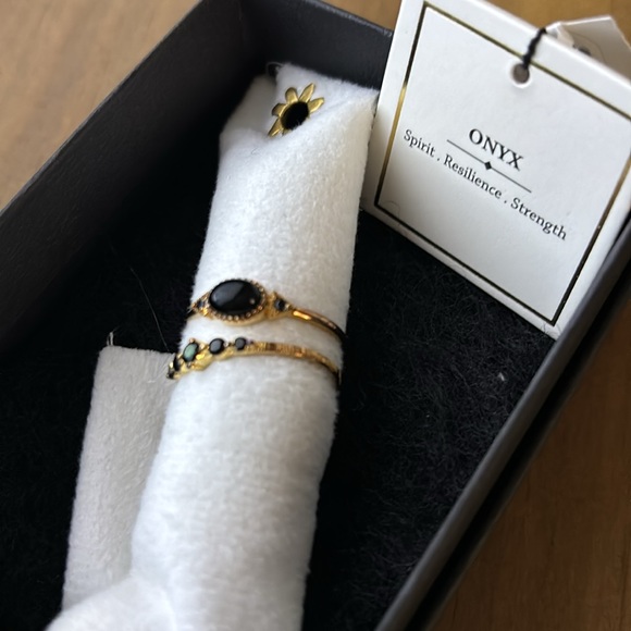 Onyx Ring Set - Picture 2 of 3